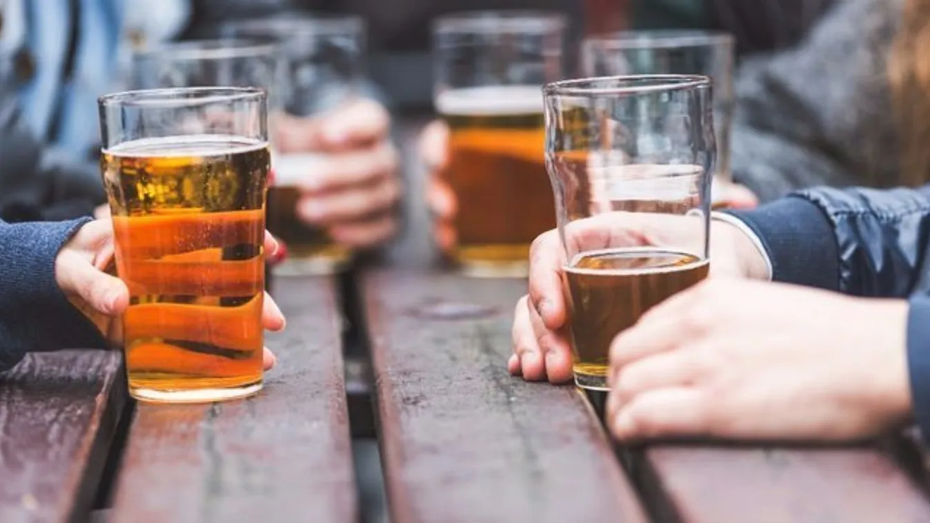 Hogyan szolgálnak ki leggyorsabban a kocsmában? 15 titok egy pultoslánytól