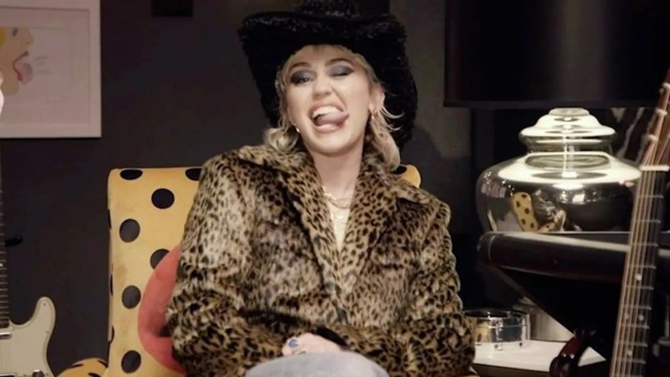 Miley Cyrus brutális őrjöngésbe kezdett karácsonyi fotózás címén – félpucérra vetkőzött, és ez csak a kezdet!
