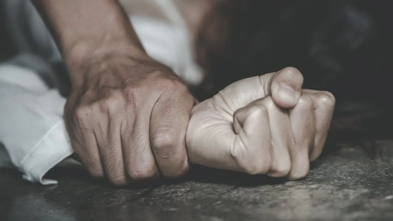 Összevagdosta volt barátnője fenekét és brutálisan kivégezte, amiért dobta őt egy 15 éves fiúért – 18+ videó