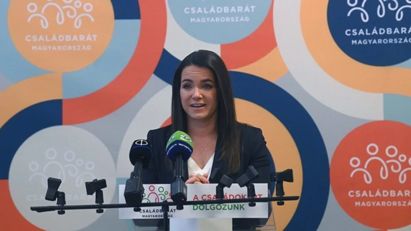 Fontos bejelentést tett a nyári táborokról Novák Katalin