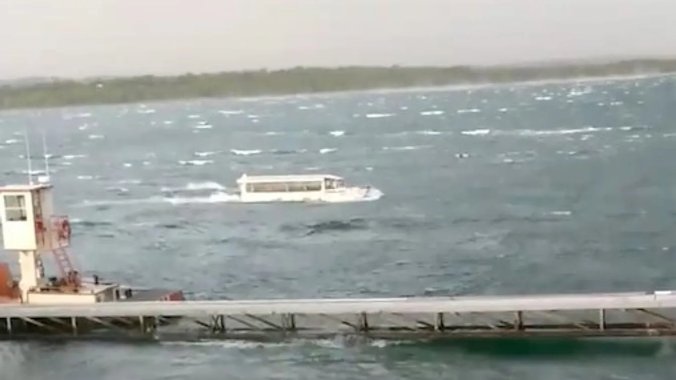 Tragédia! Gyerekek haltak meg az elsüllyedt kacsahajón - videó