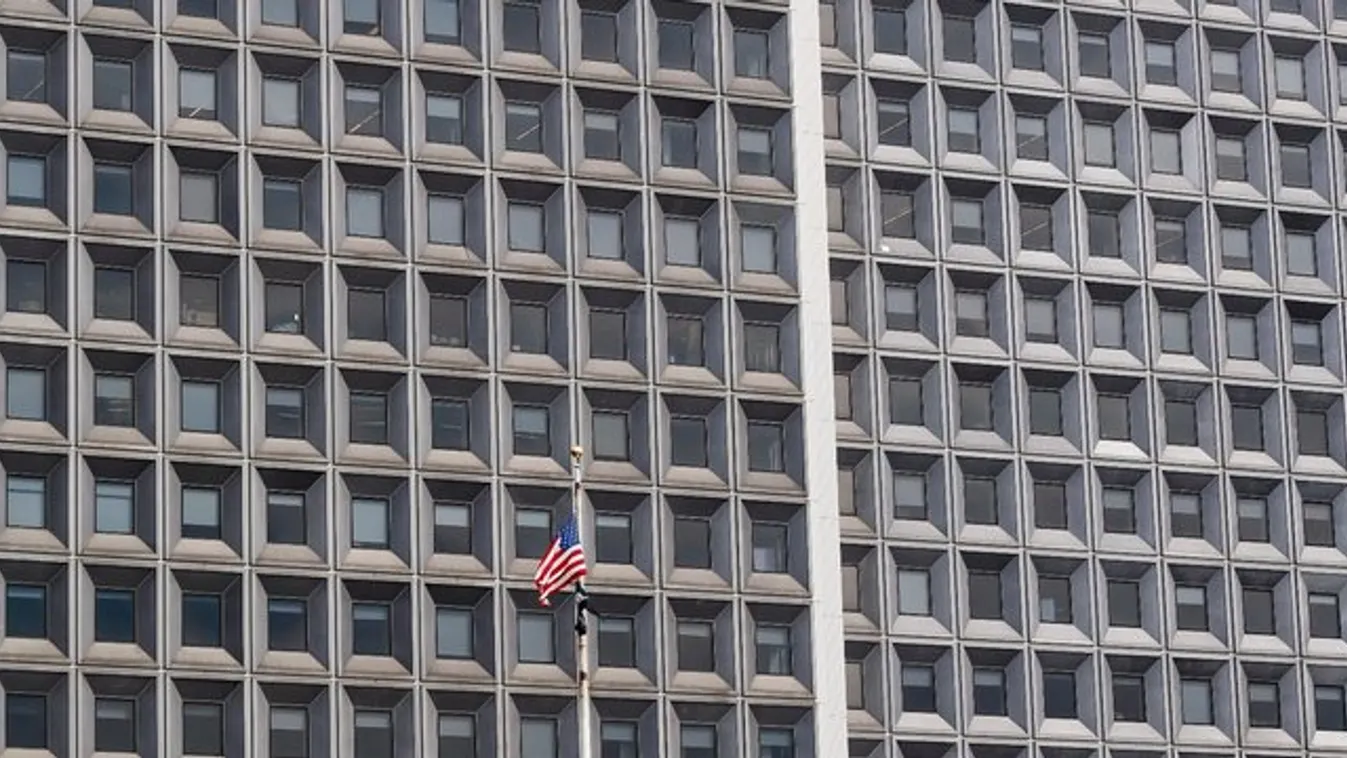 Bejárták a világsajtót a New Yorkban halottasházként működő hűtőkamionokról készült videók