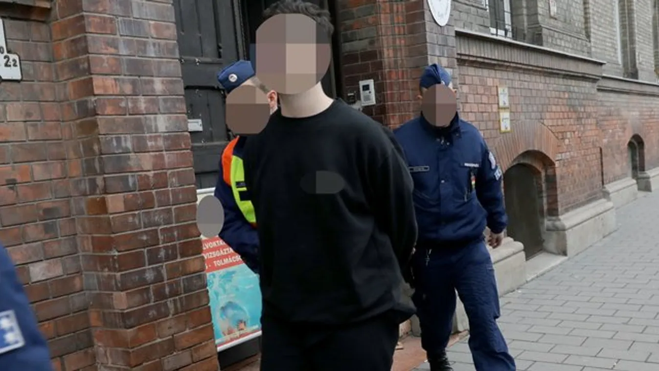 Késelés a győri iskolában - Kamera rögzítette a gimis ámokfutást