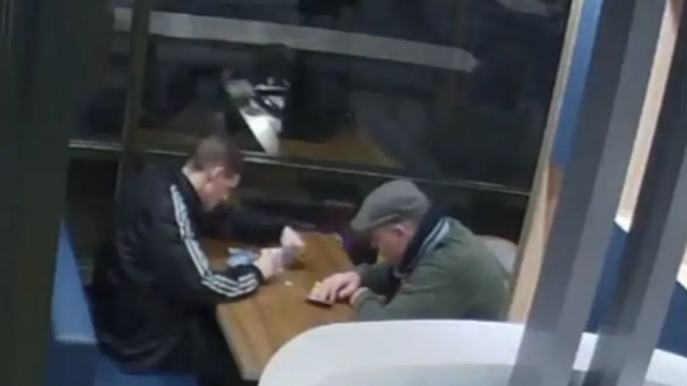Gyerekek szeme láttára szívták fel a fehért port egy gyorsétterem vendégei - videó