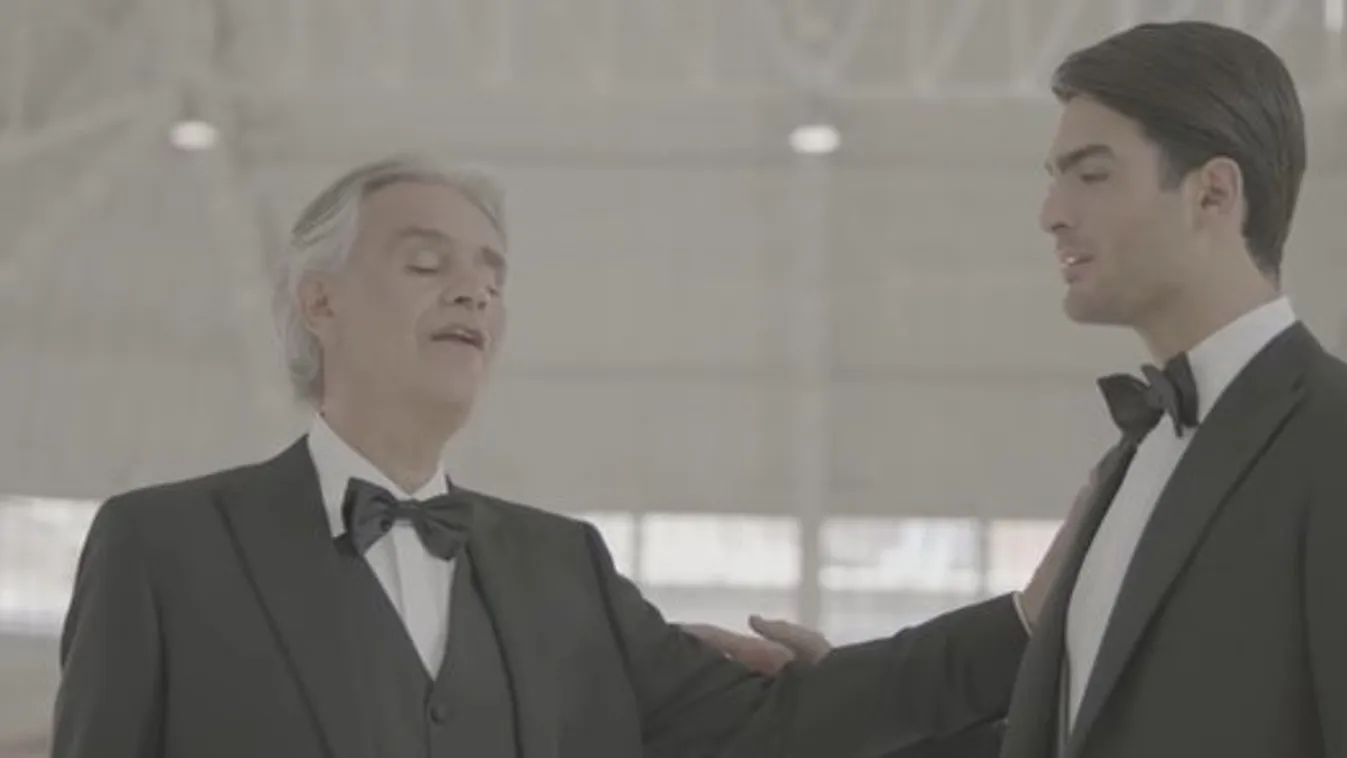 Megható! Együtt énekel jóképű fiával Andrea Bocelli