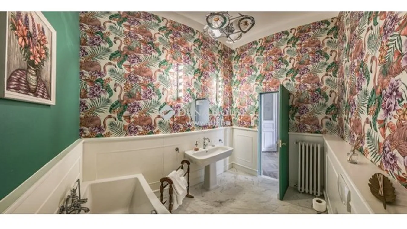 Art deco és márvány: eladó egy Király utcai luxusotthon