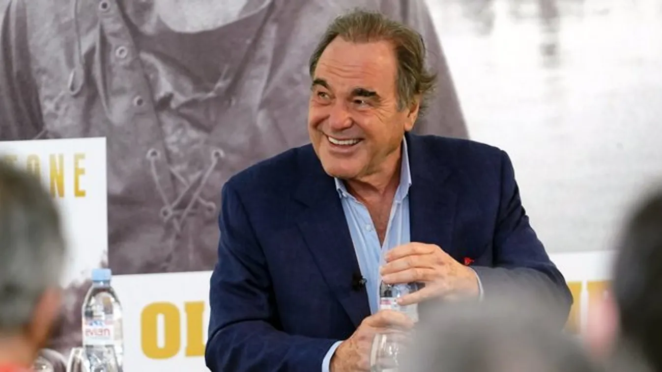 Oliver Stone már be is adatta magának az orosz koronavírus-vakcinát