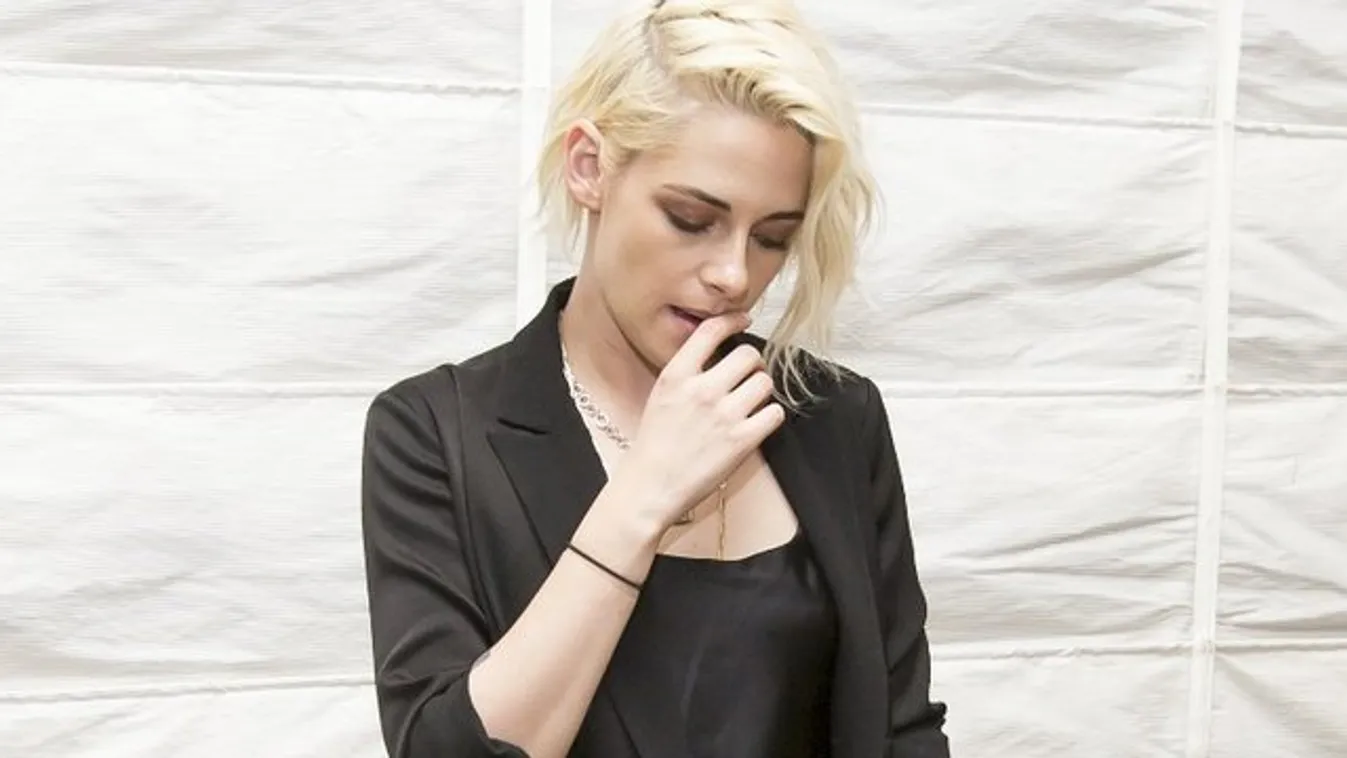 Borzasztó foltokkal jelent meg Kristen Stewart