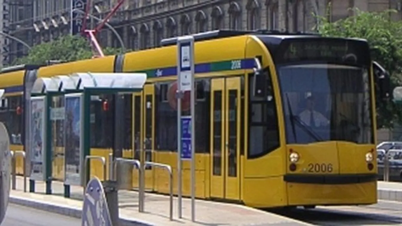 Budapesti villamoson molesztálta a kisfiút a szatír