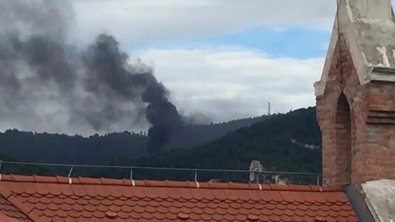 Sűrű füst a budai hegyekben - fotók