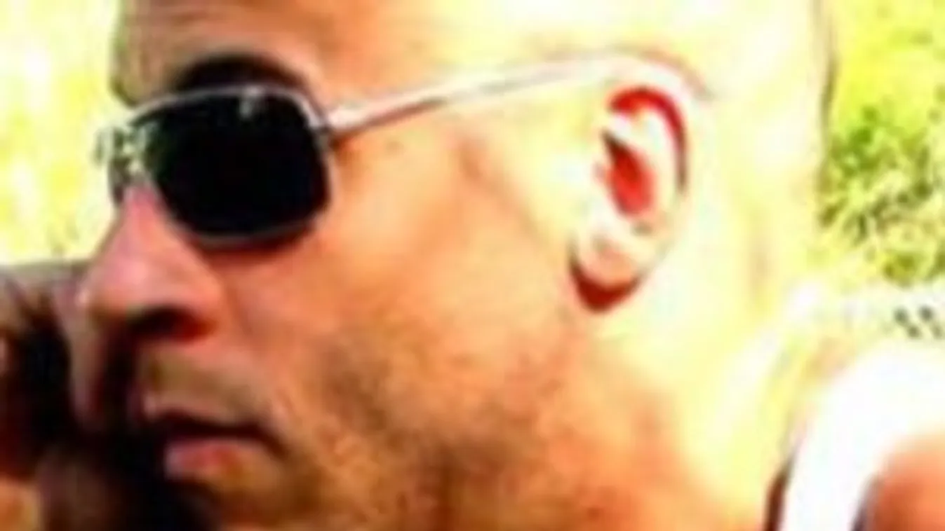 Vin Diesel izomból, 15 nyelven szinkronizál
