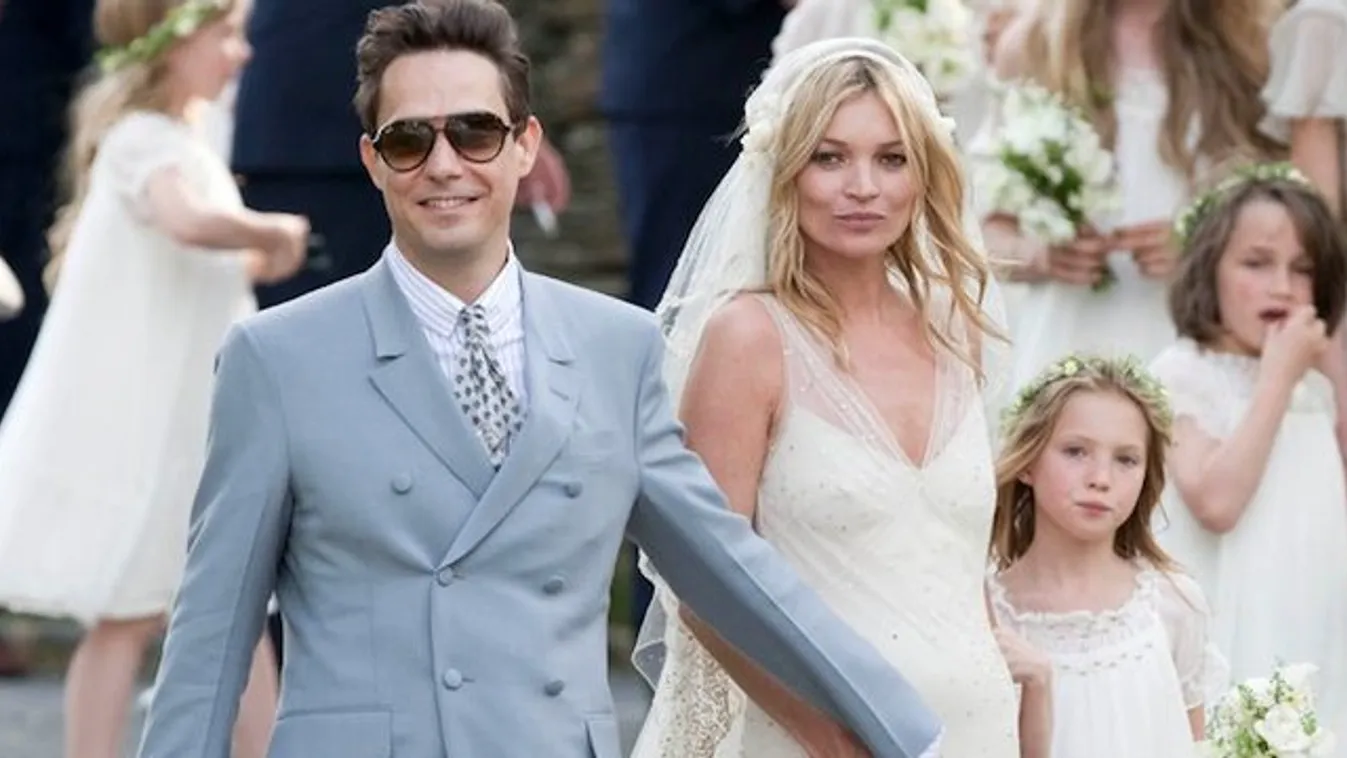 Botrány: ellopták Kate Moss aktfotóit
