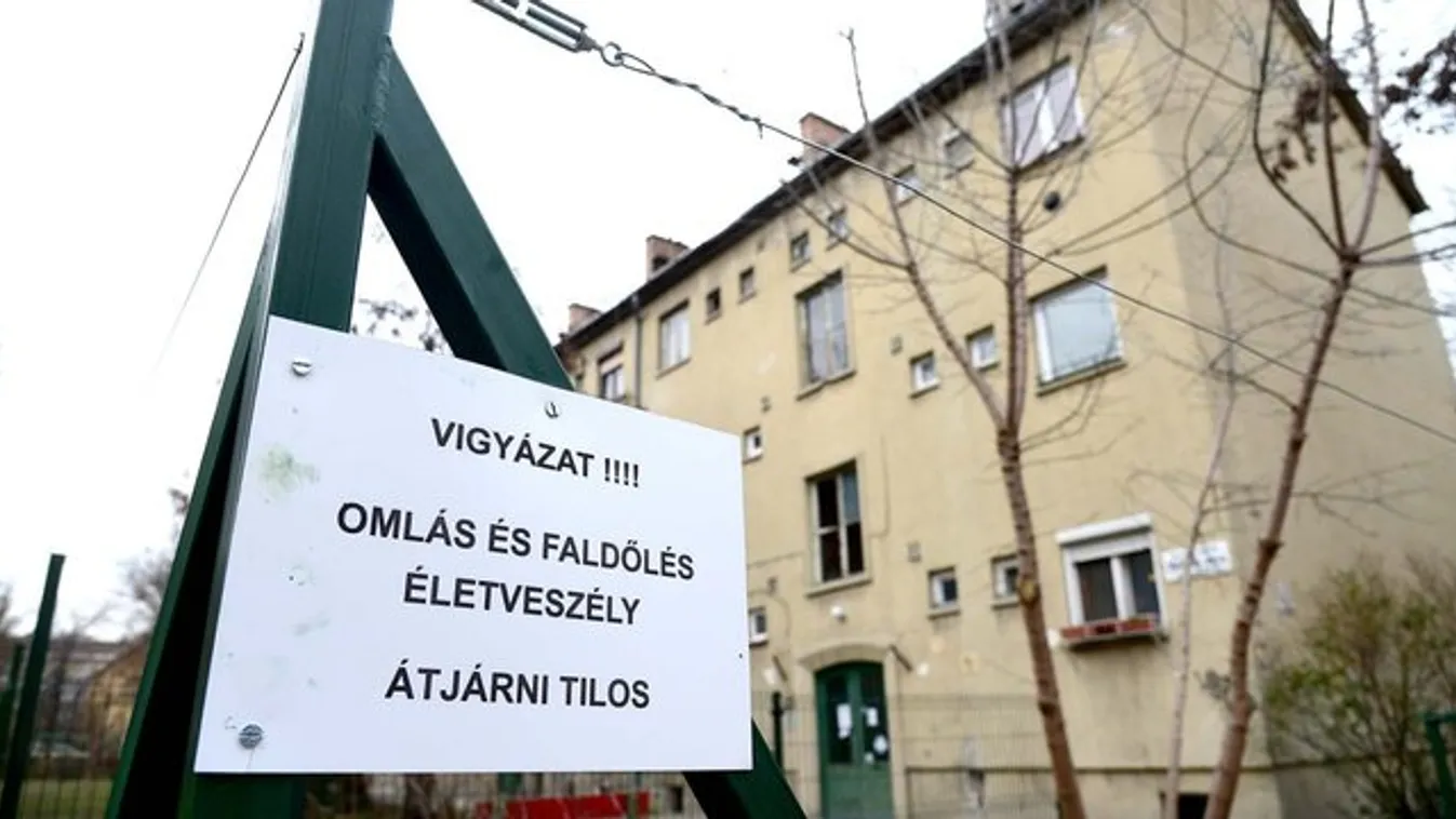 Patthelyzet alakult ki az önkormányzat és a lakástulajdonosok között a Mosoly utcában