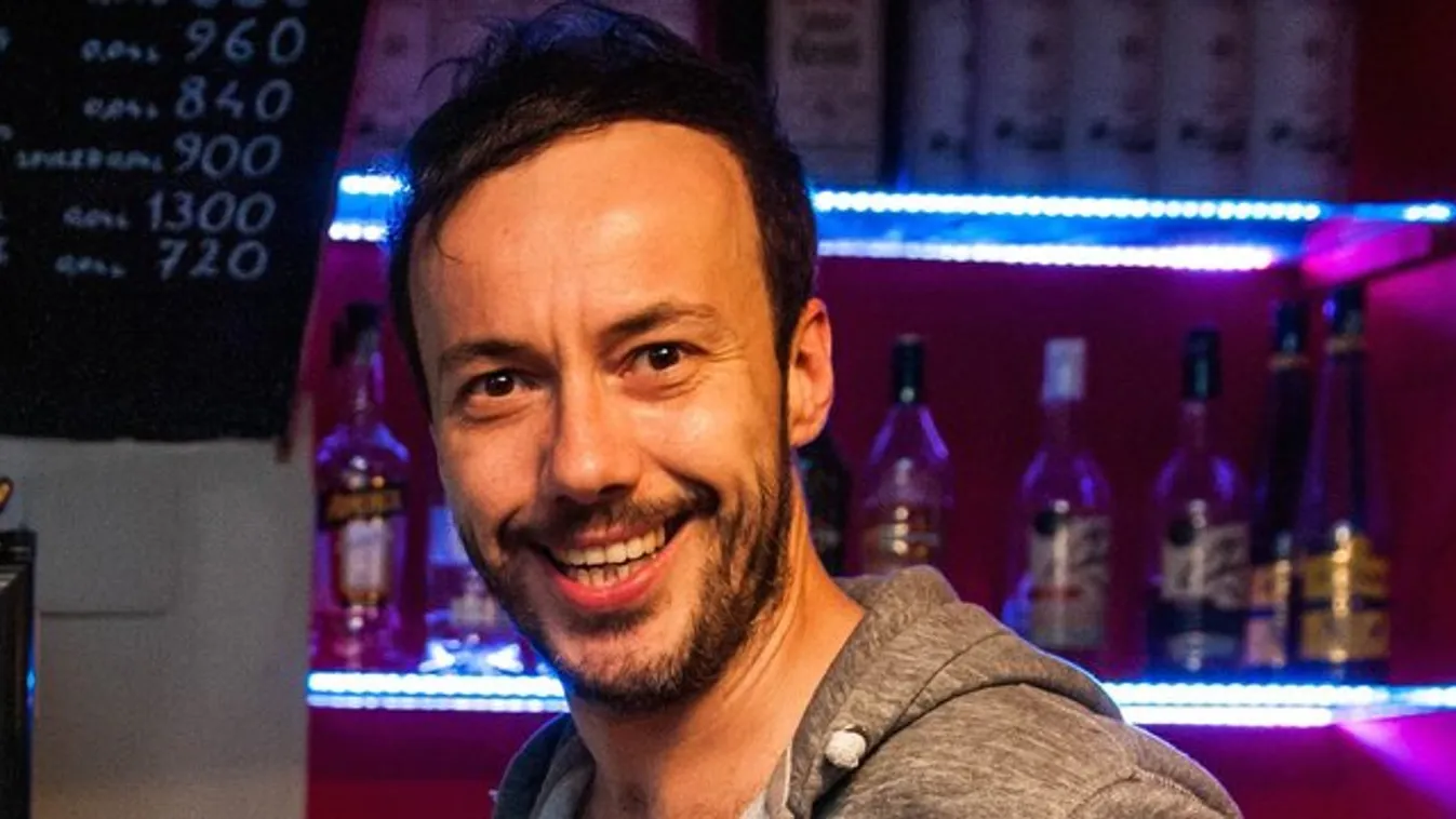 Papp Szabi a fenekére varratna