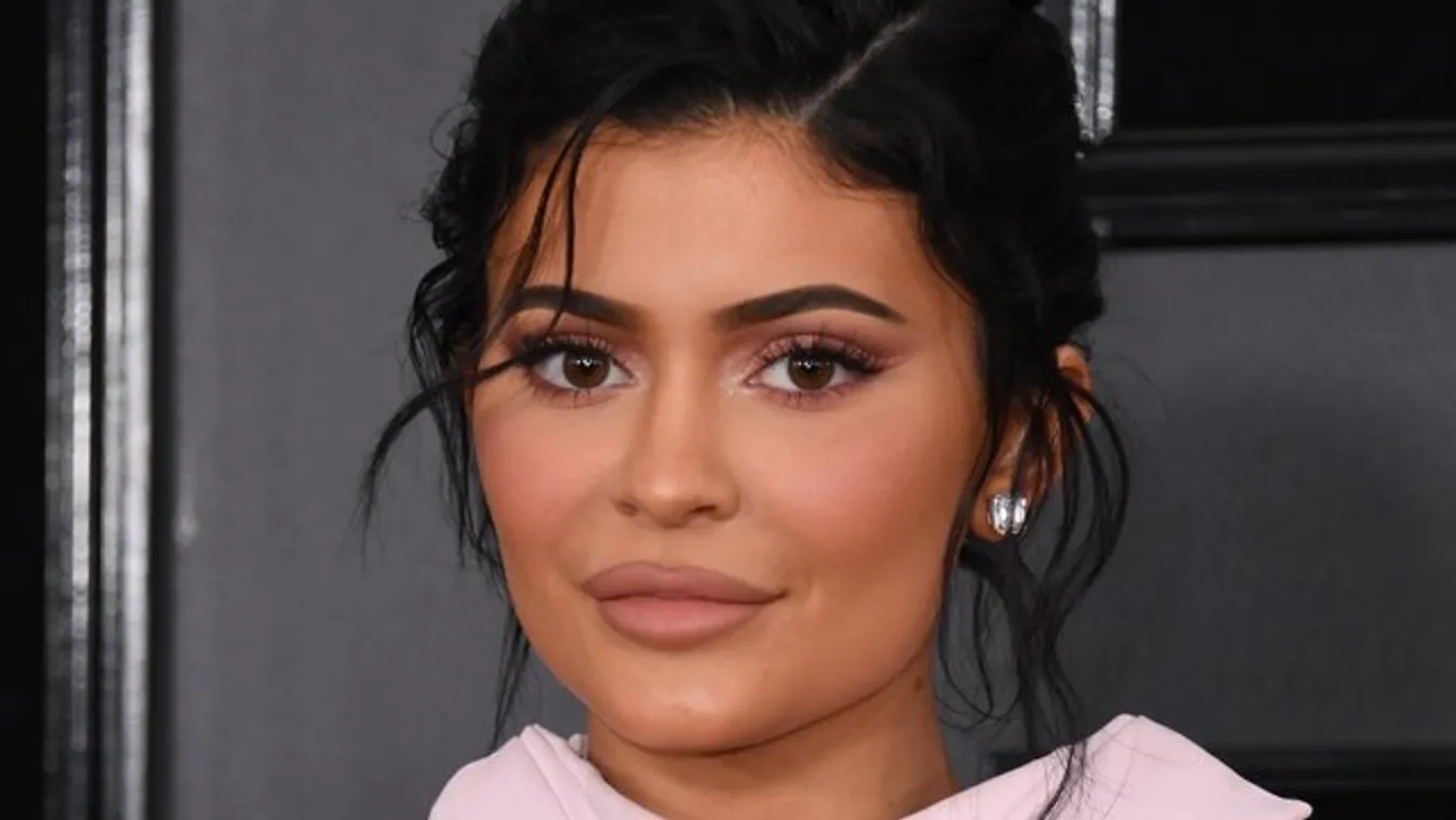 Kylie Jenner kislánya alig múlt egyéves, de már hétmilliós táskagyűjteménye van