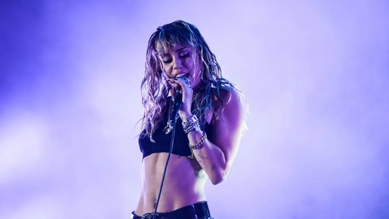 Vadonatúj frizurával köszönti az új évet Miley Cyrus – fotó