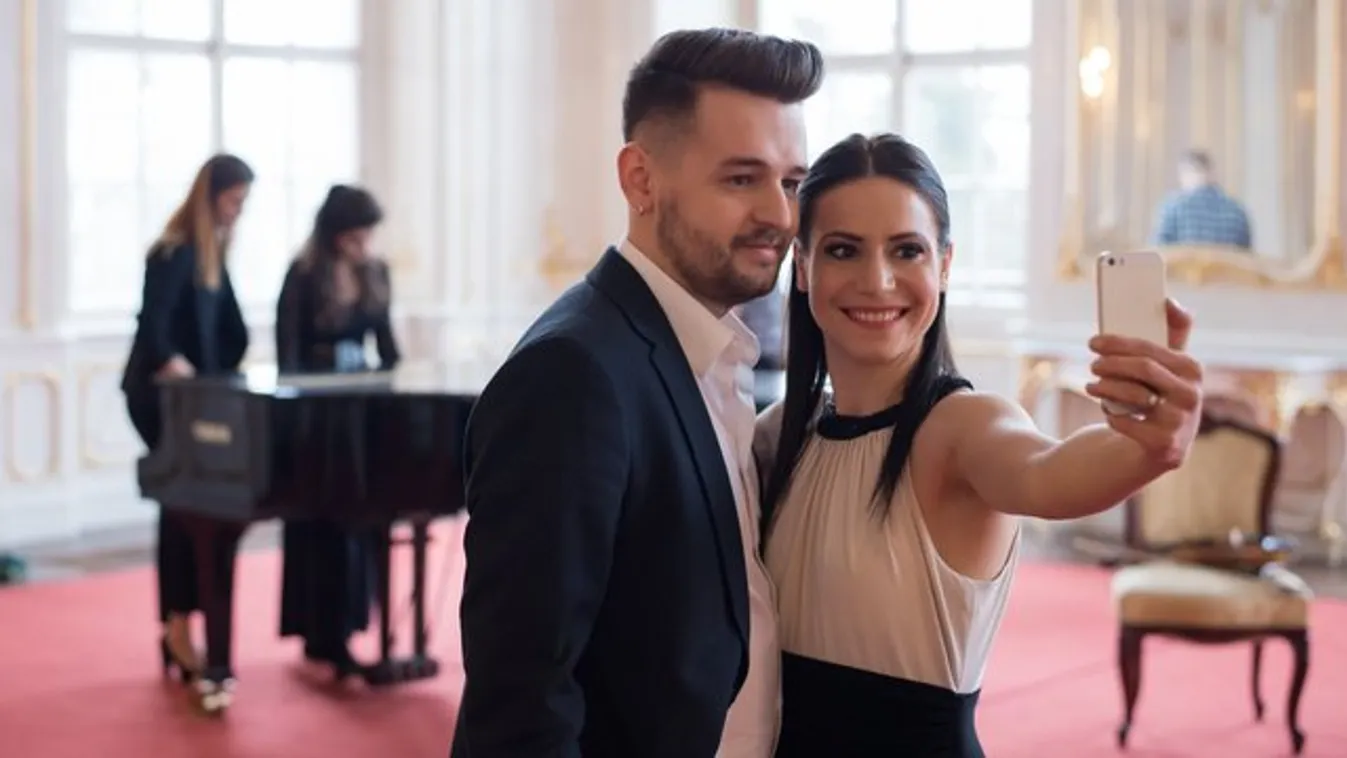 A filmbeillő lánykérést filmbeillő házas élet követ Antal Timiéknél
