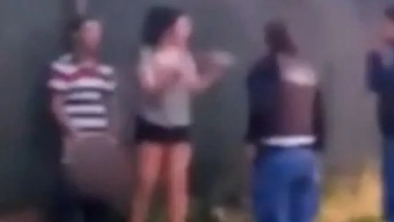 Ott csinálom, ahol akarom - ordított a zsarukra a köztéren szexelő nő - 18+ videó