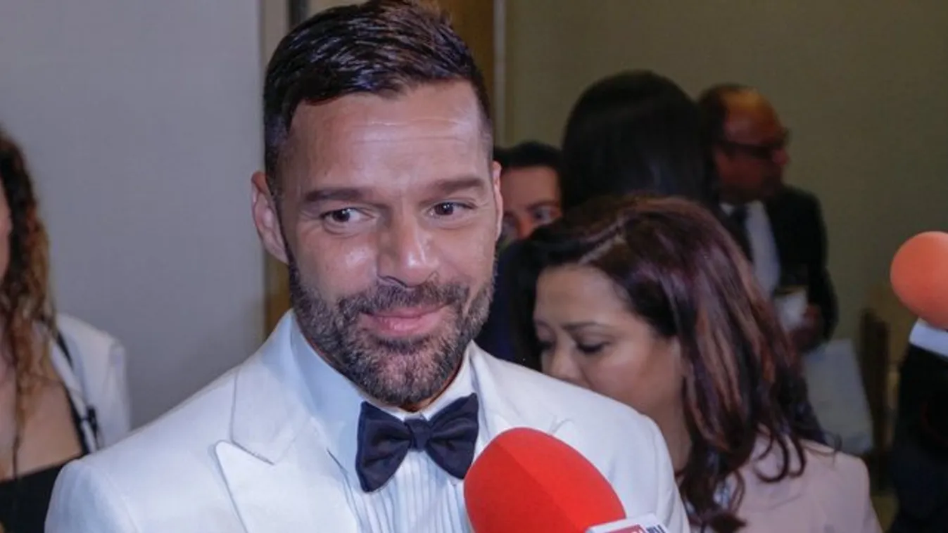 Idei első sztárbaba! Ricky Martin kislánynak örülhetett