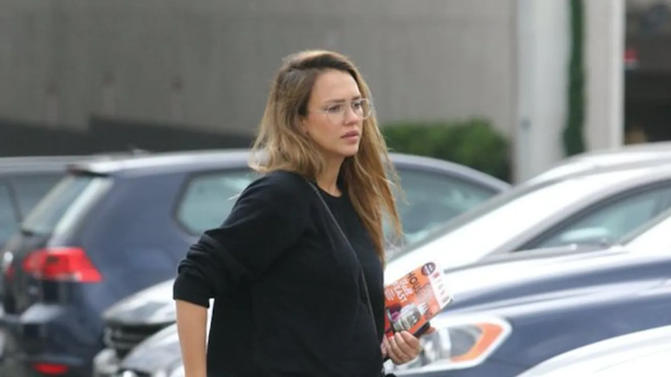 Terhespocakot villantott Jessica Alba