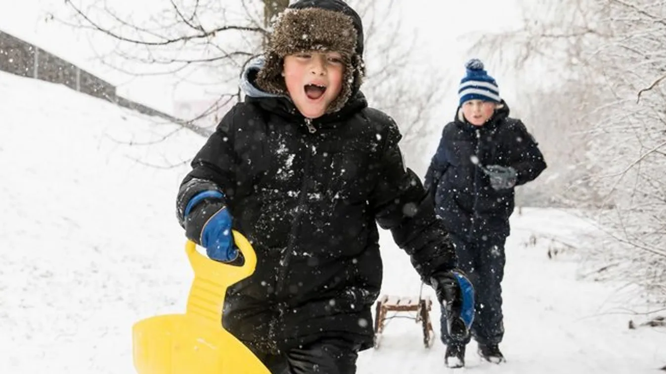 Mi történt?! Elfogyott a szánkó a boltokban