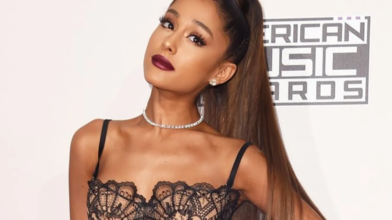 Kínos! Ariana Grande nagyon melléfogott új tetoválásával, nem fogja elhinni, valójában mit jelent