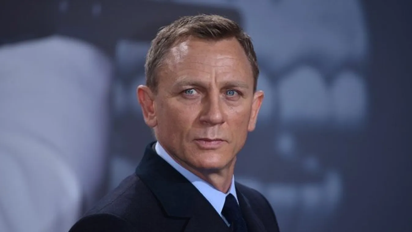James Bond semmit nem hagy a lányaira