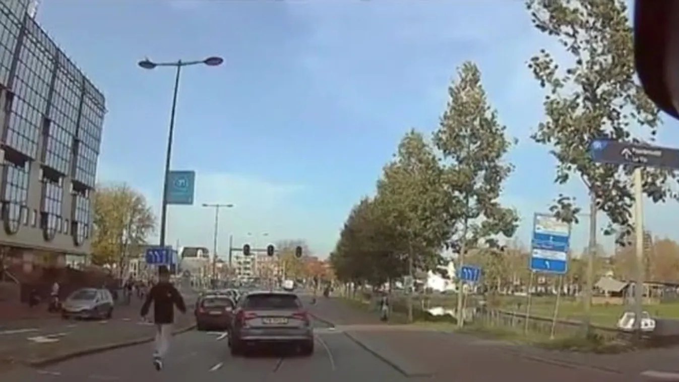 Visszanyal a fagyi: így futhatott a kocsija után a keménykedő Audis – videó