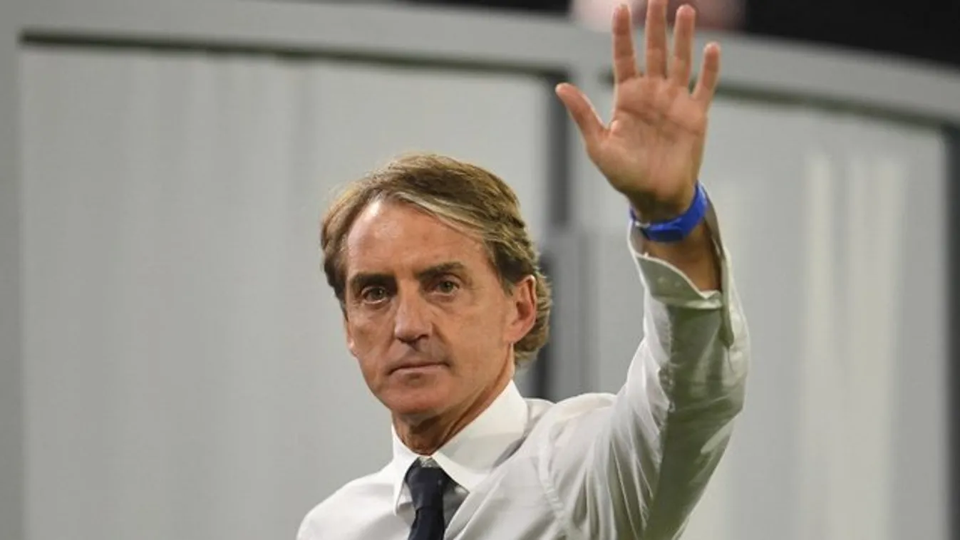 Armaninak köszönheti az olasz focikapitány, Roberto Mancini, hogy megvesznek érte a nők