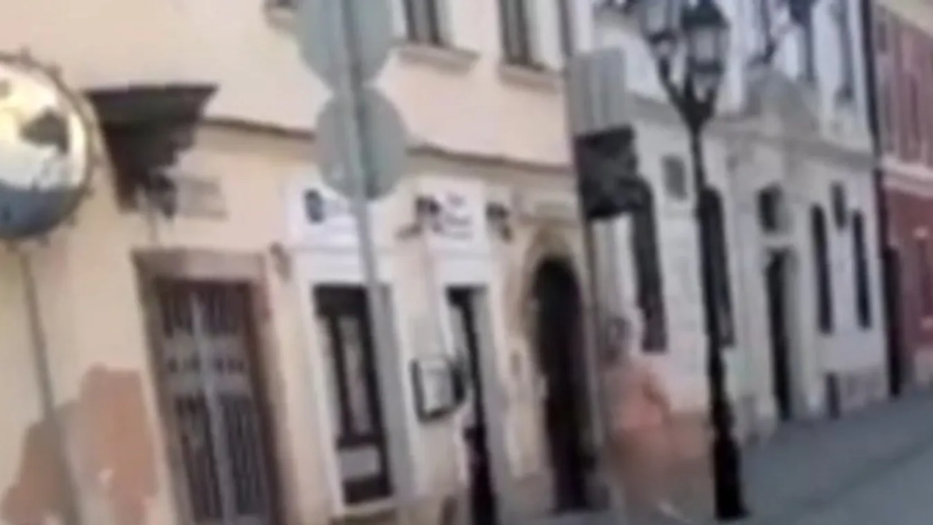 Megélte az első tavaszi napokat: egy szál semmiben sétálgatott a férfi Győr utcáin - 18+ Videó
