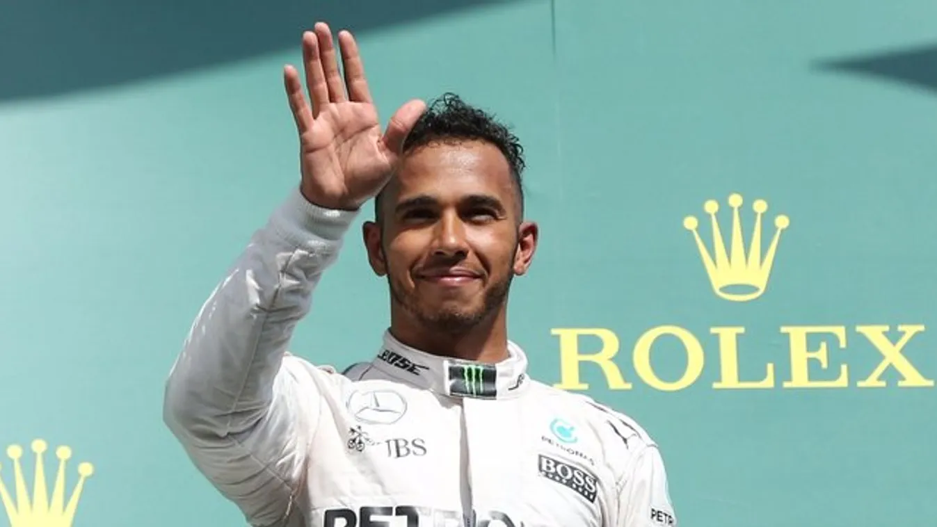 Hamilton előzésein ámul a világ