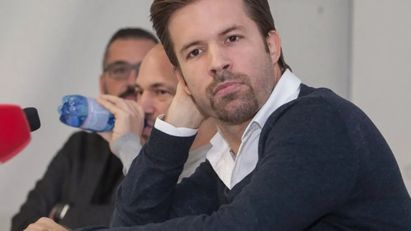 Jól mulat Andy Vajna, hogy kekeckednek vele Balázsék