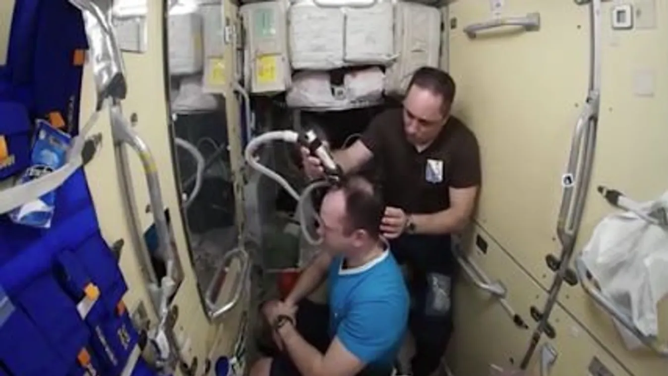 Nézze meg, hogyan vágnak hajat az asztronauták az űrben – videó