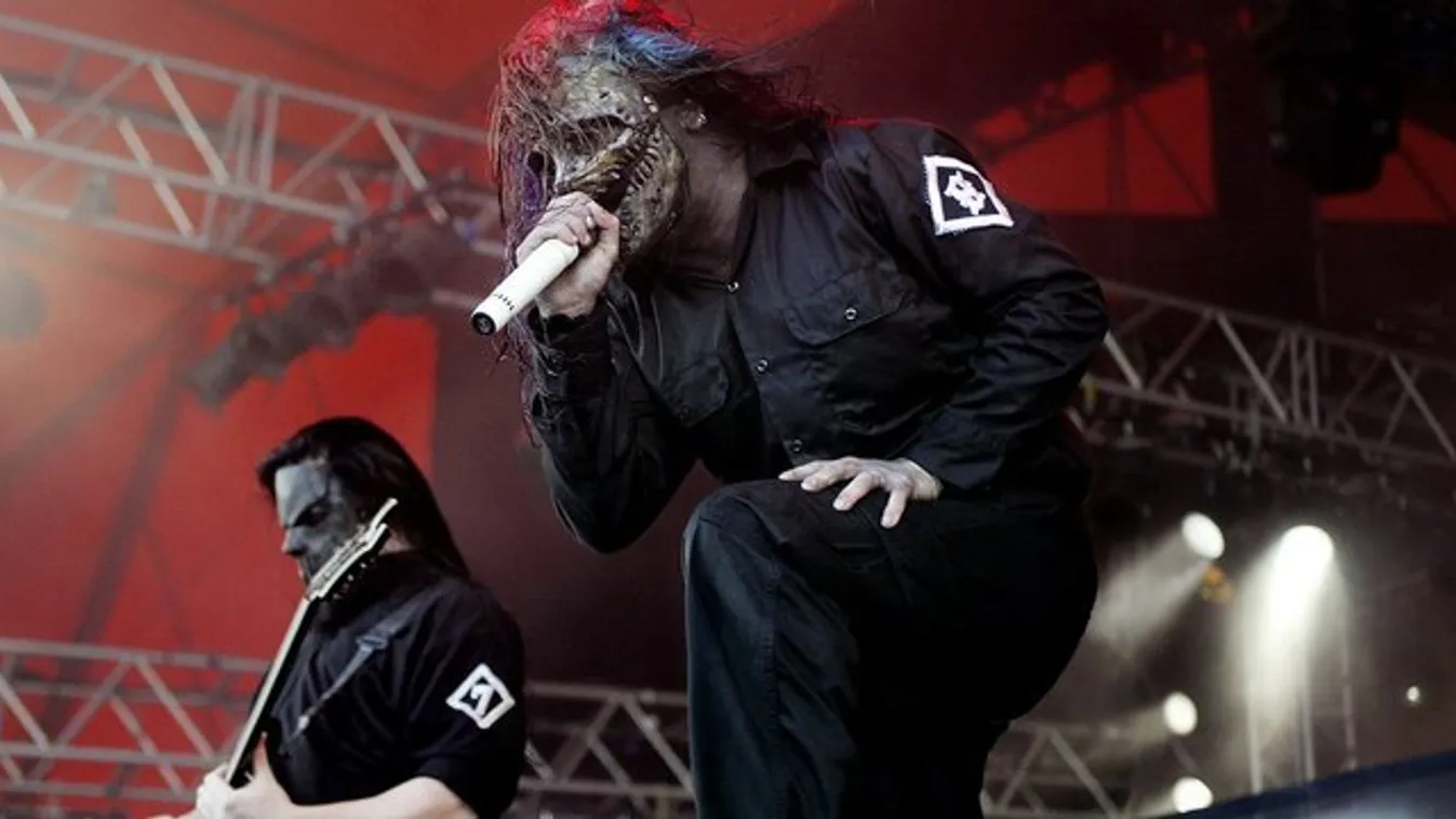 Whiskey-t dob piacra a Volton is fellépő metalzenekar