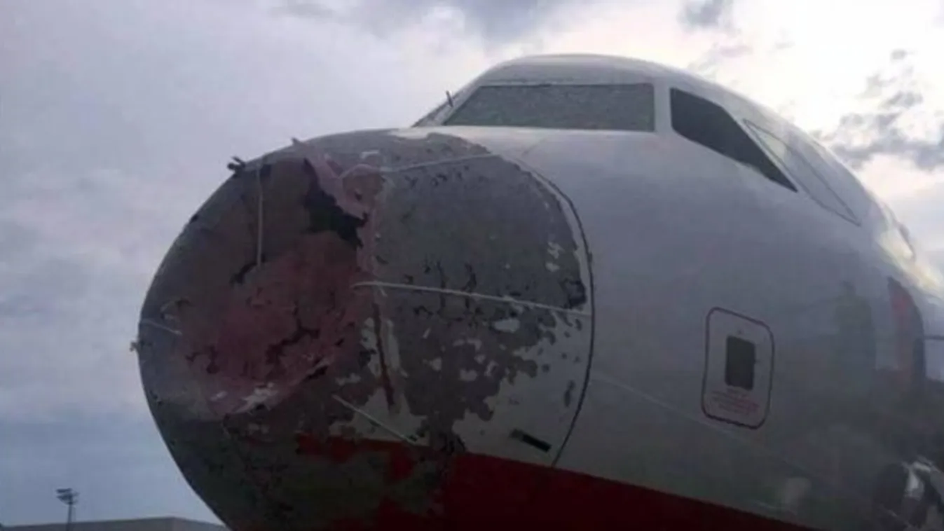 Vakon tette le a turistákkal teli gépet a hős pilóta – videó