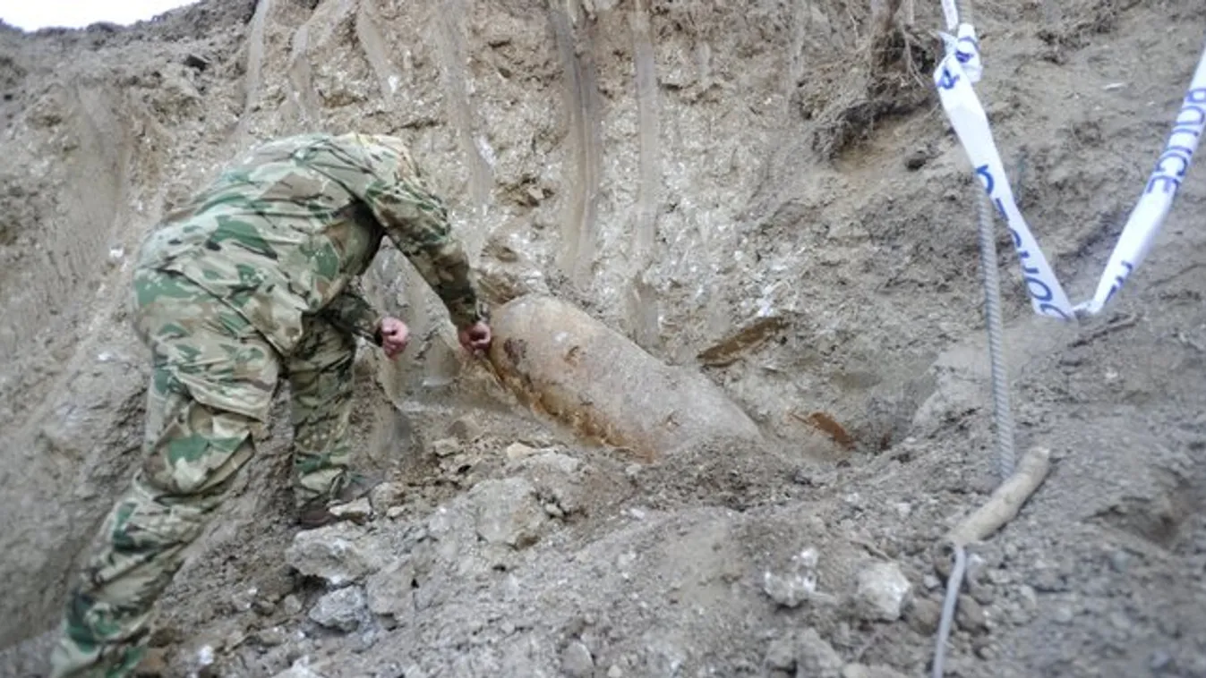 Világháborús bombát hatástalanítottak a Móricz Zsigmond körtérnél