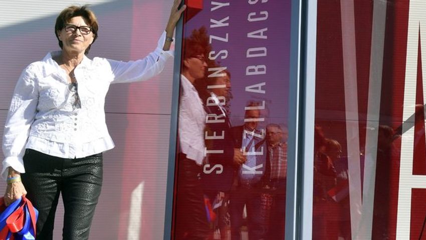 Sterbinszky Amália csarnokot vett a nevére