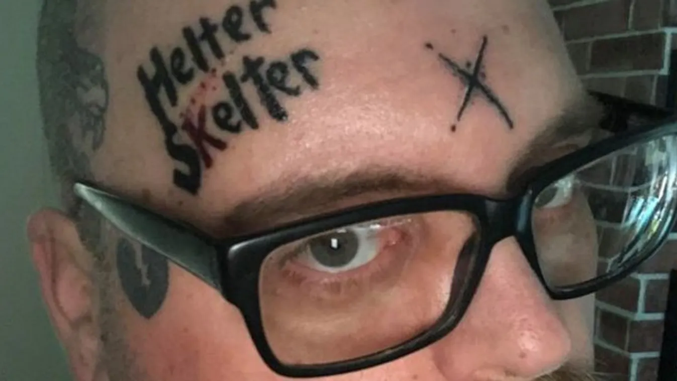 Agyrém: még fizetett is érte, hogy a tömeggyilkos Charles Manson jelét a homlokán hordhassa