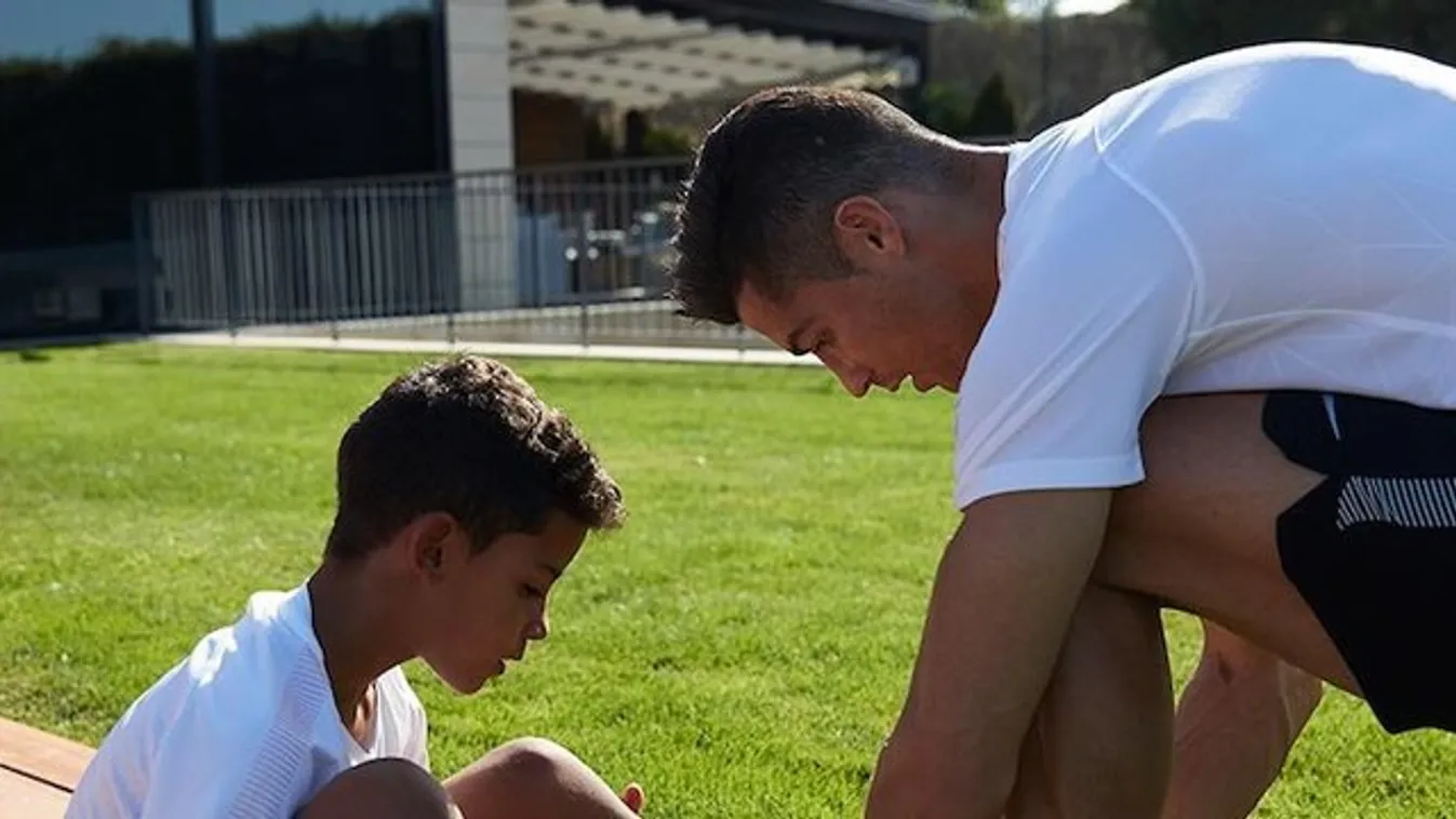 Cristiano Ronaldo Jr. követi apját