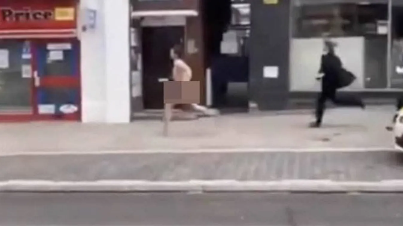 Röhejes jelenetsor: három rendőr üldözi a fényes nappal pucéran szaladgáló férfit – videó