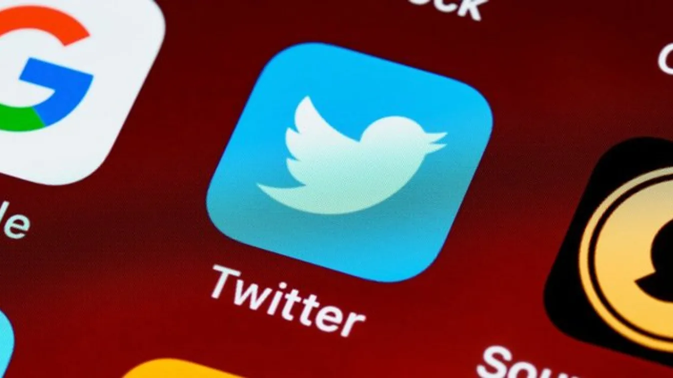 Mégsem blokkolják az oroszok a Twittert – cserébe jó lassú lesz