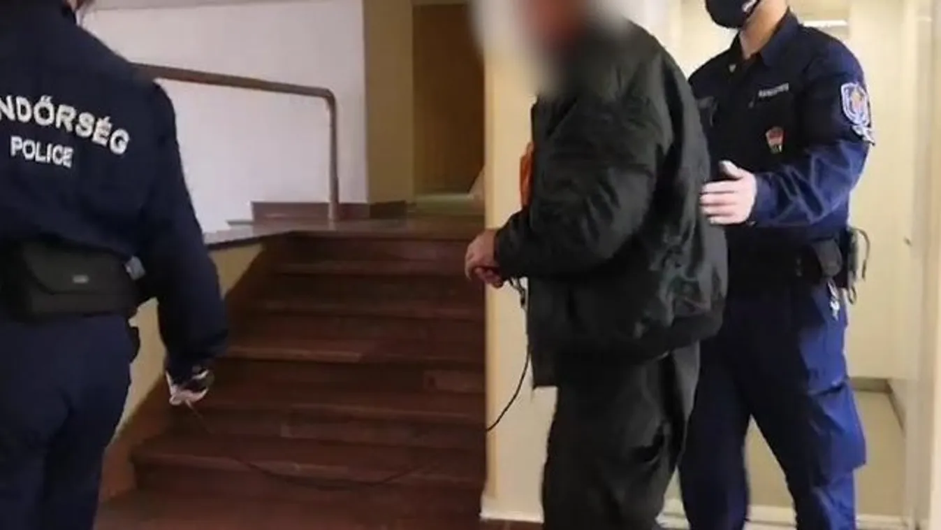 Nem engedte be a lakásba volt élettársa, ezért felgyújtotta az ajtót egy budapesti férfi