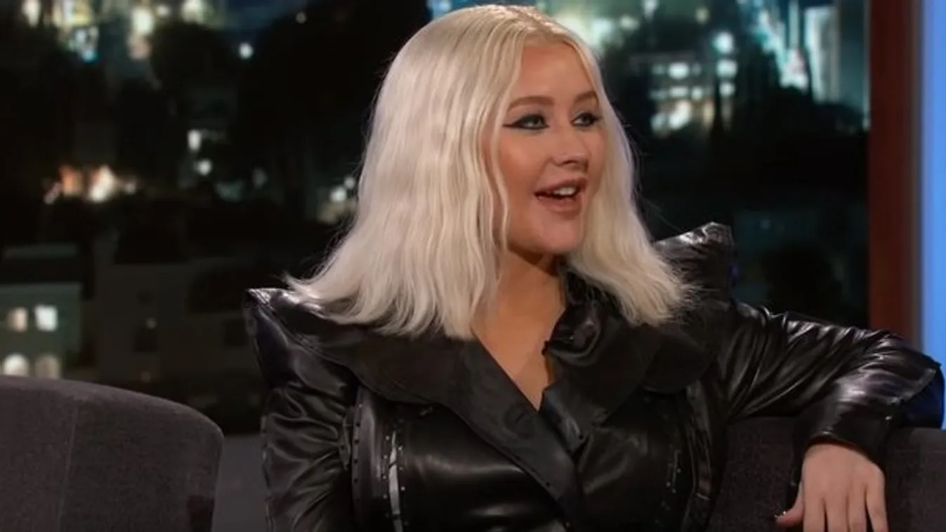 Önnek is feltűnt? A szokásosnál is bizarrabbul öltözködik Christina Aguilera - fotók