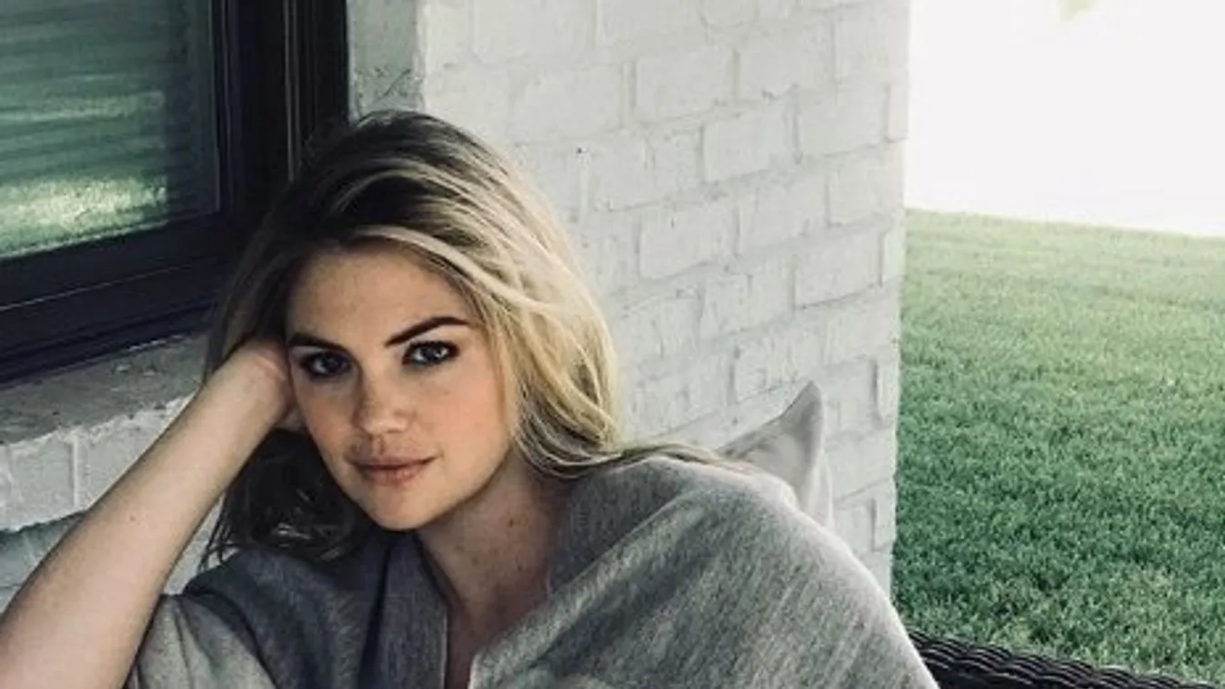 Szoptatós képpel ünnepelt Kate Upton