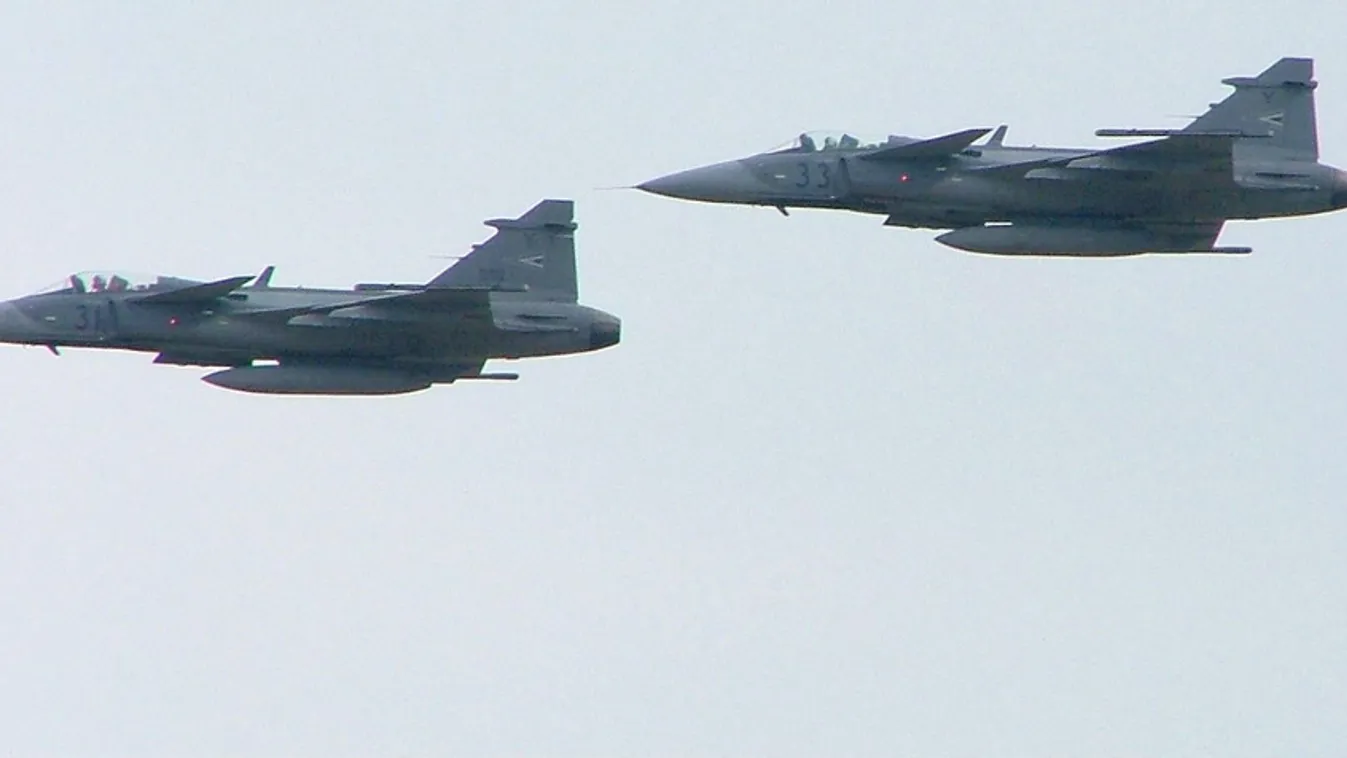 Dubaji Boeing miatt riasztották a magyar Gripeneket