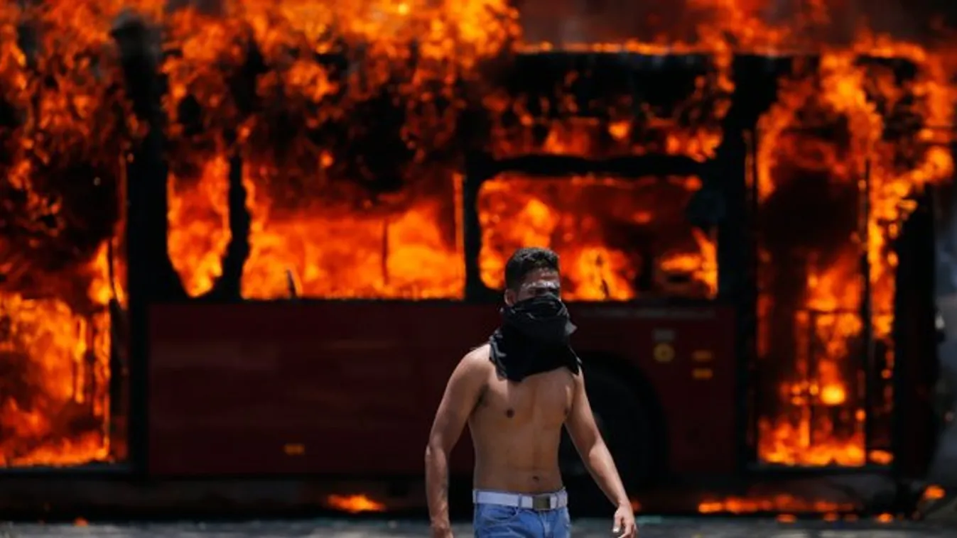 Erőszakba csapott a venezuelai tüntetés – fotók