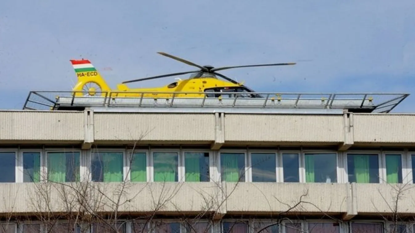 Szekrény dőlt egy 3 éves kisgyerekre – mentőhelikopter szállította a Győrbe