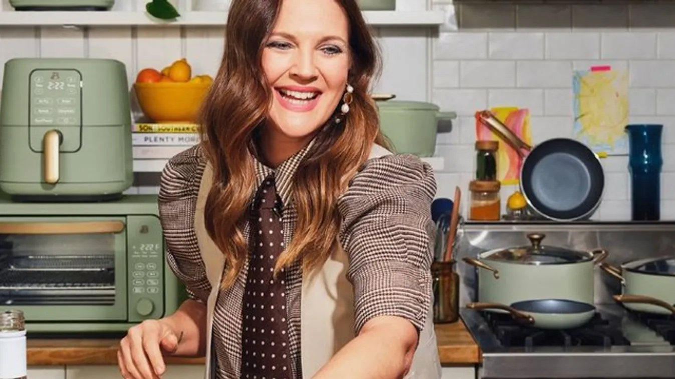 Minden háziasszony álma: furfangos edénykészletet dobott piacra Drew Barrymore
