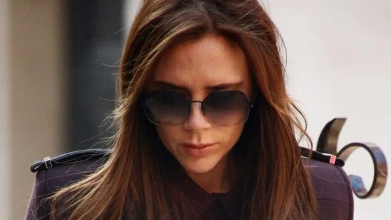 Victoria Beckham tud nevetni, és csak kicsit kell erőltetnie - bizonyíték!