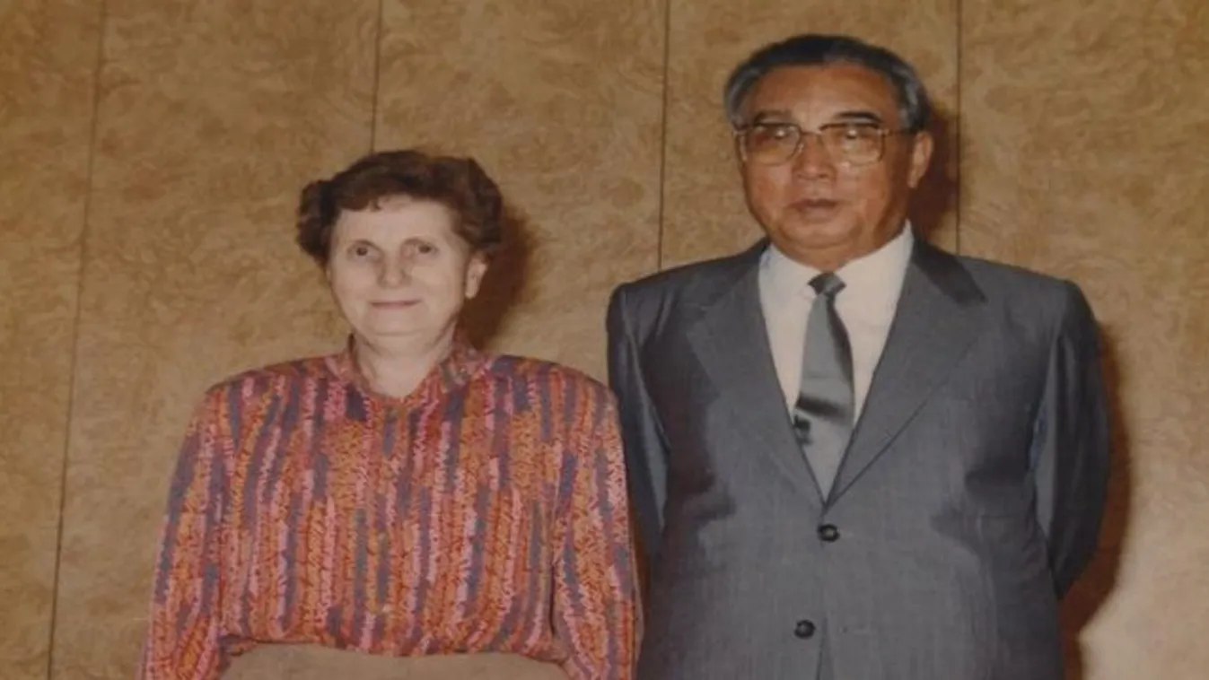 Erzsébet masszírozta az idős Kim Ir Szent
